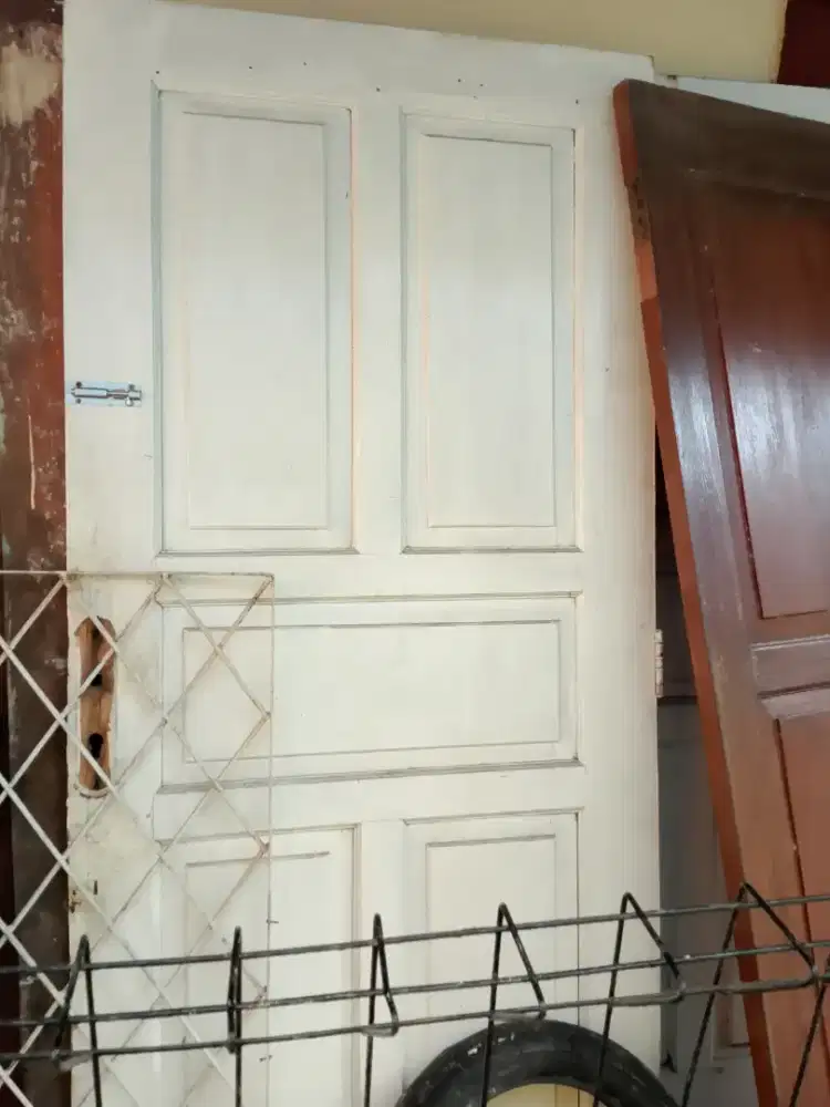 Saya mau jual pintu rumah