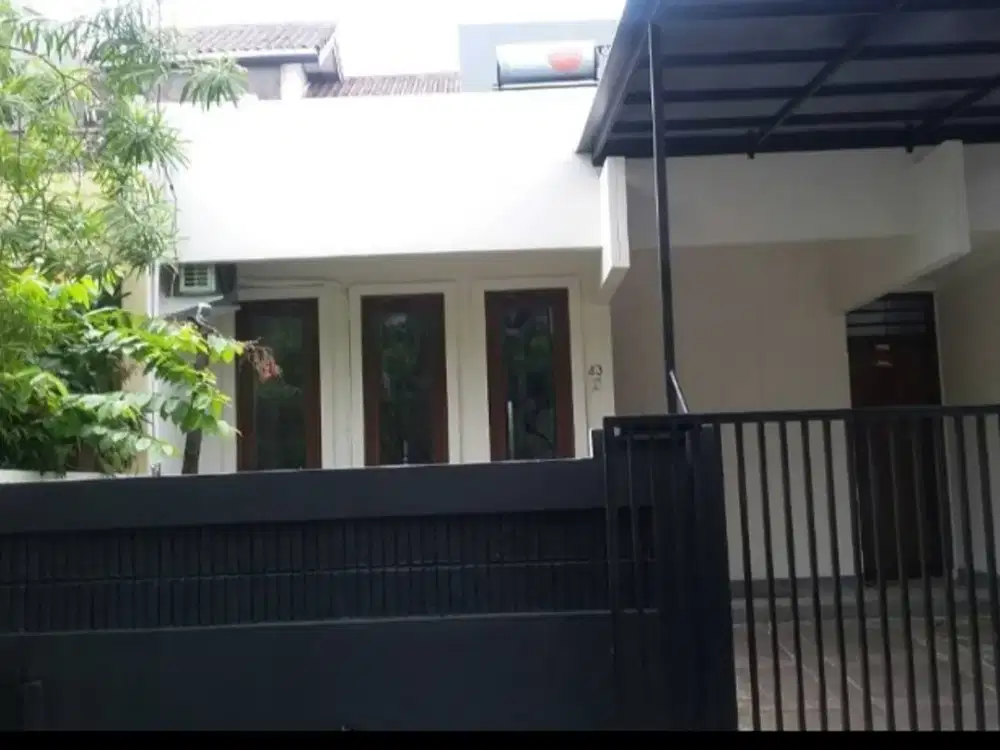 Disewakan rumah nyaman dan asri di alam segar pondok indah