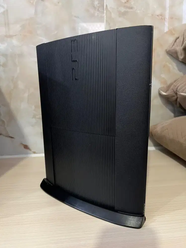 Second SONY PS3 Superslim 500Gb full game + 4 stik wireless