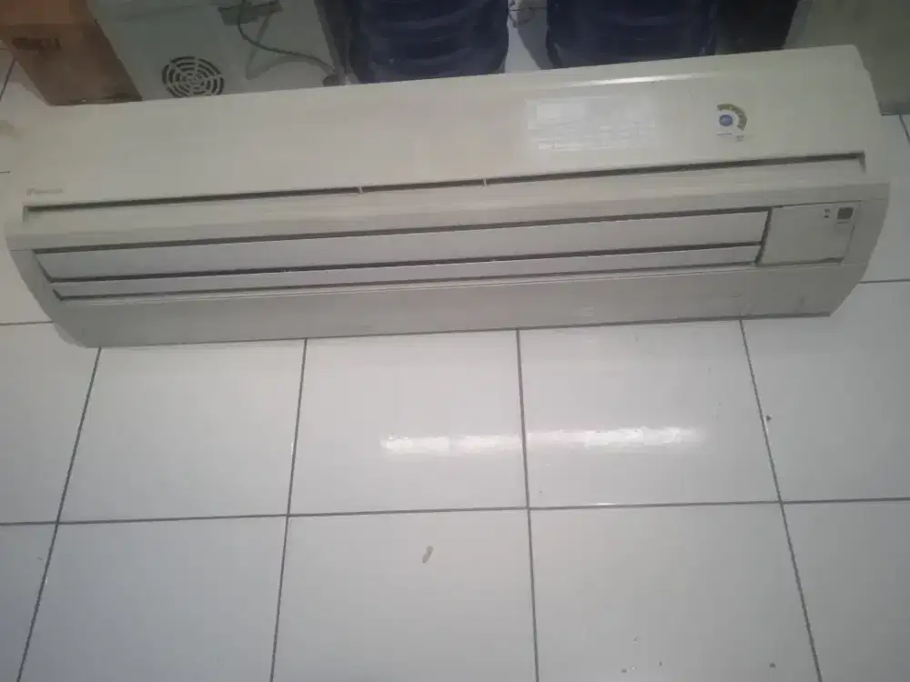 Kipas angin indor ac Daikin 2 pk pake remot