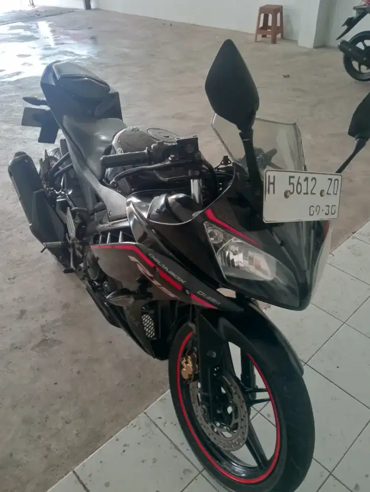 YAMAHA R15 V2 2015