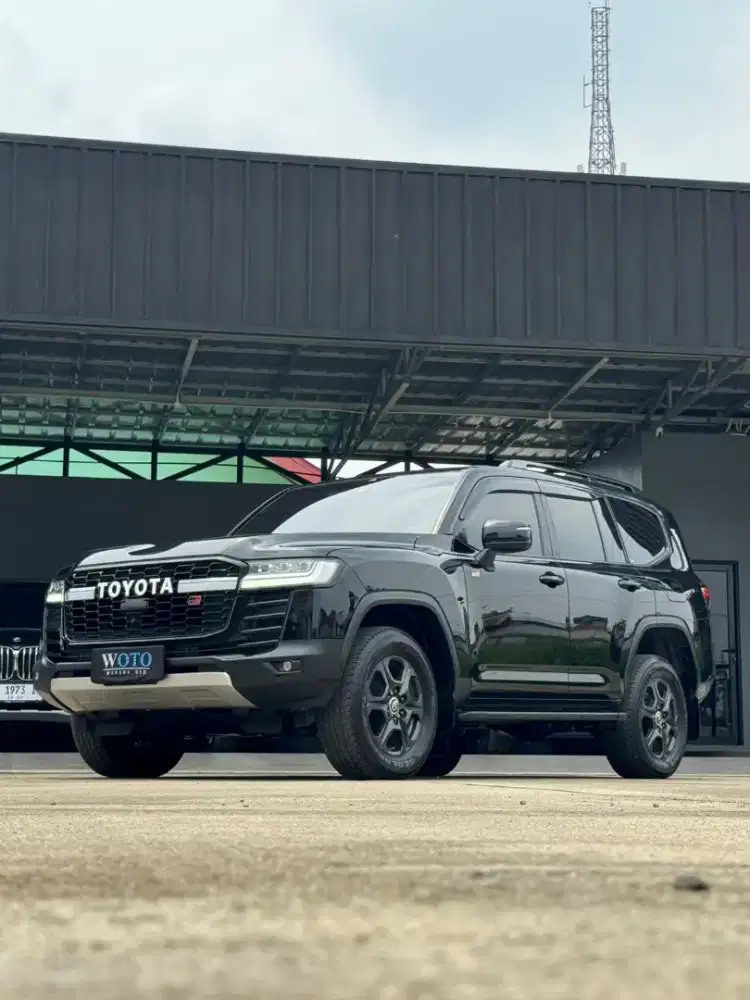 Toyota Land Cruiser 300 GR-S 4X4