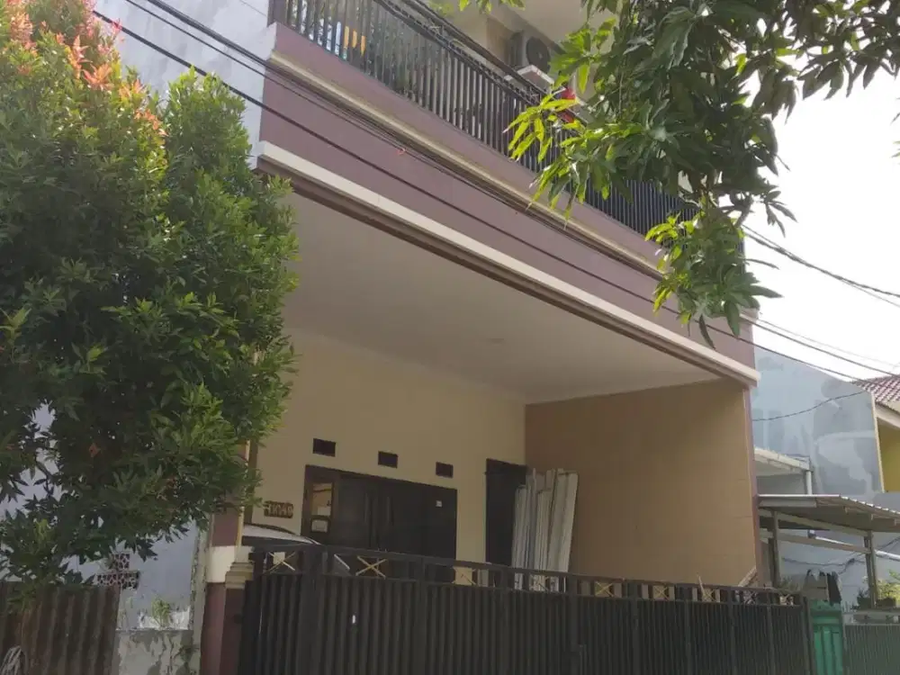 DIJUAL Rumah 2 Lantai Minimalis Siap Huni dengan Lokasi yang Sangat Strategis di Boulevard Hijau, Harapan Indah