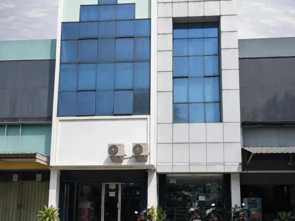 Ruko 4 Lantai Pondok Gede Dijual, Cocok untuk Apotek, Klinik & Investasi