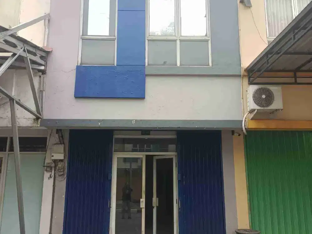 Disewakan Ruko 2 Lantai di Komplek Ruko Satria Square Bekasi (Sudah Partisi Kaca dan Rolling Door)