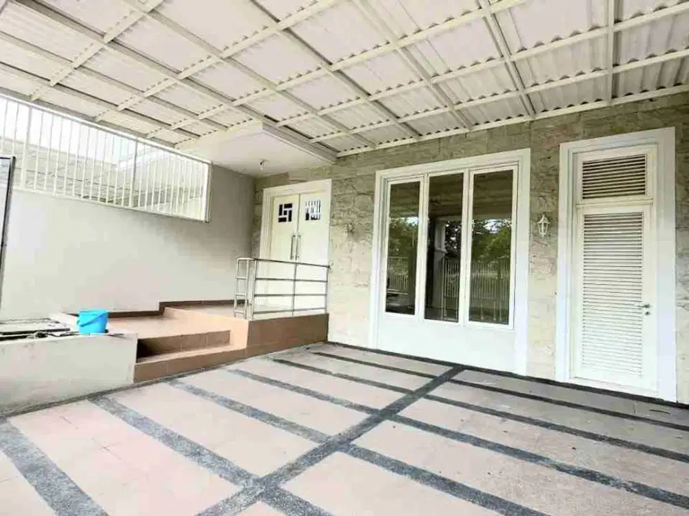 Rumah sewa besar bagus Puri Galaxy Acacia Surabaya