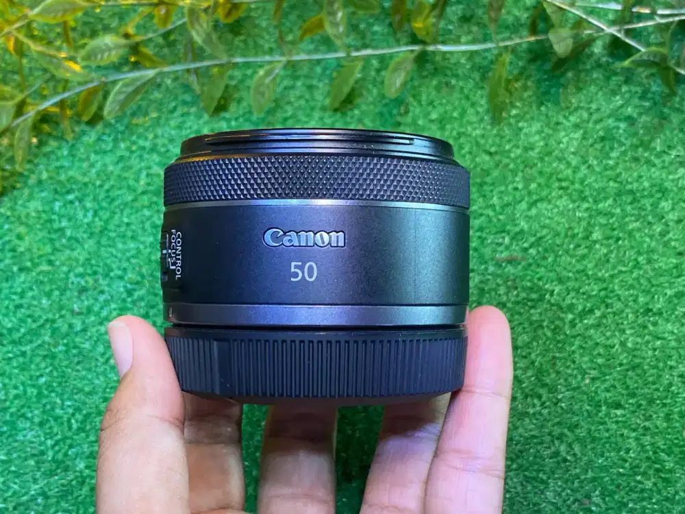 Lensa Canon RF 50mm