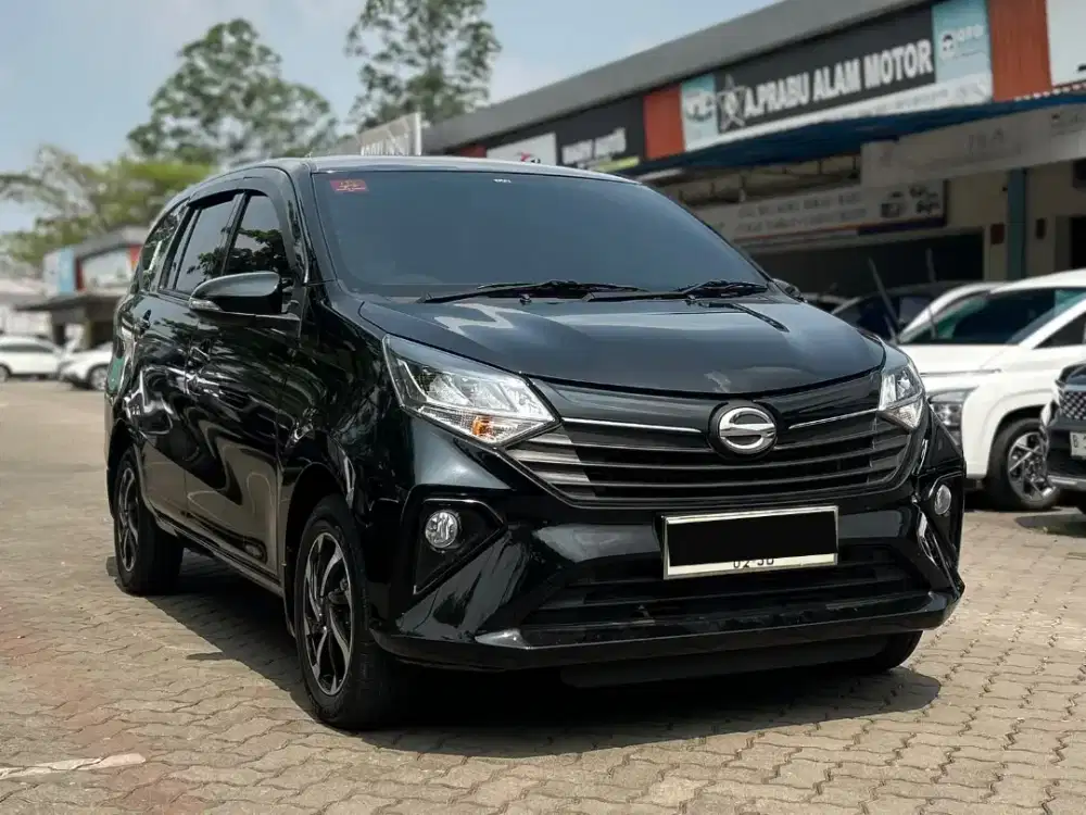 DAIHATSU SIGRA 1.2 R AT MATIC 2024 HITAM, KM 10RB