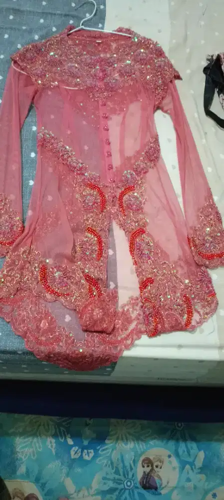 Dijual kebaya pengantin modern