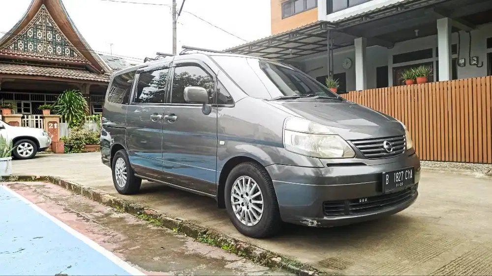 JUAL NISSAN SERENA CT 2011 MATIC