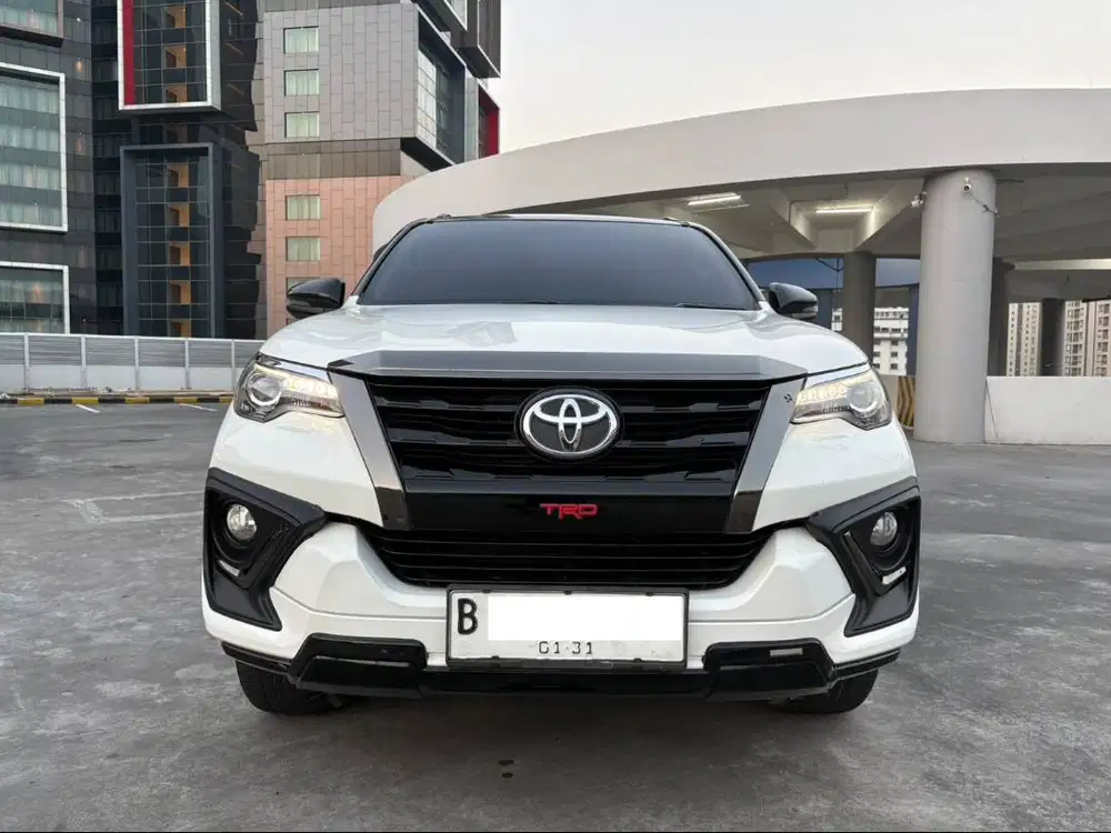 Toyota Fortuner TRD 2.4 AT Diesel 2020/2021 // solar vrz 2019
