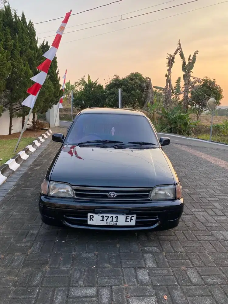 Mobil toyota starlet Se 1.3