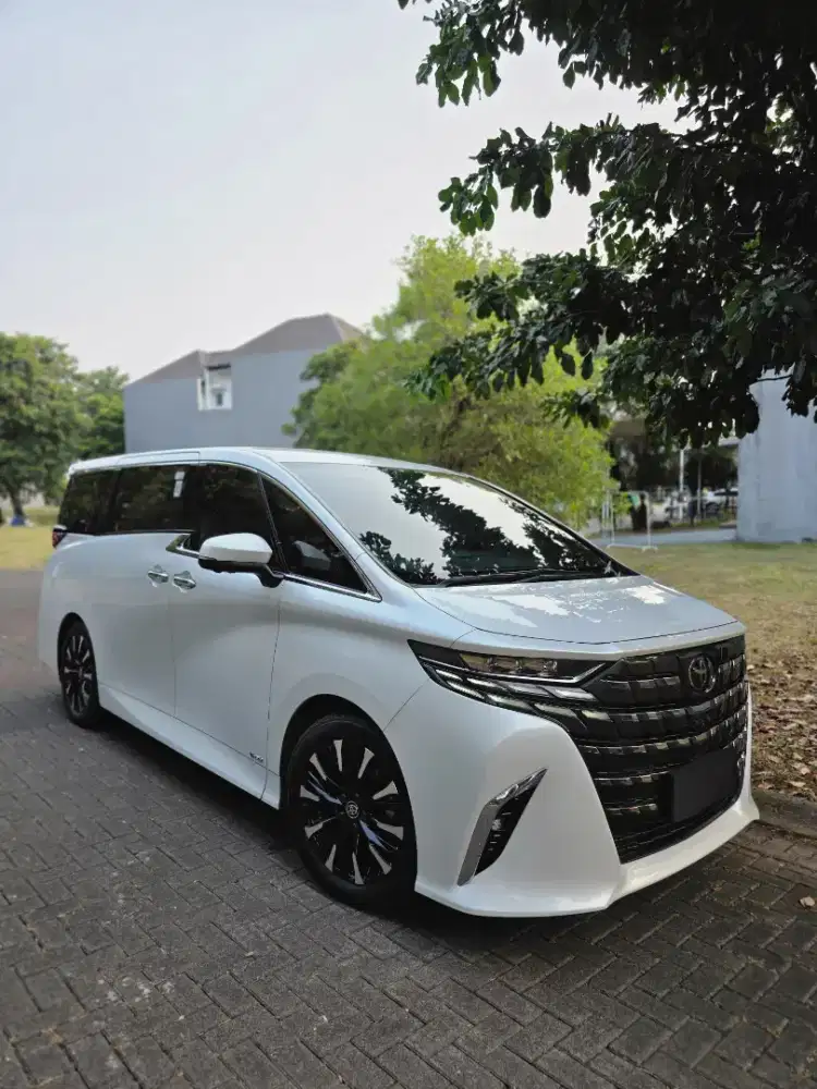2024 TOYOTA Alphard 2.5 HEV Hybrid