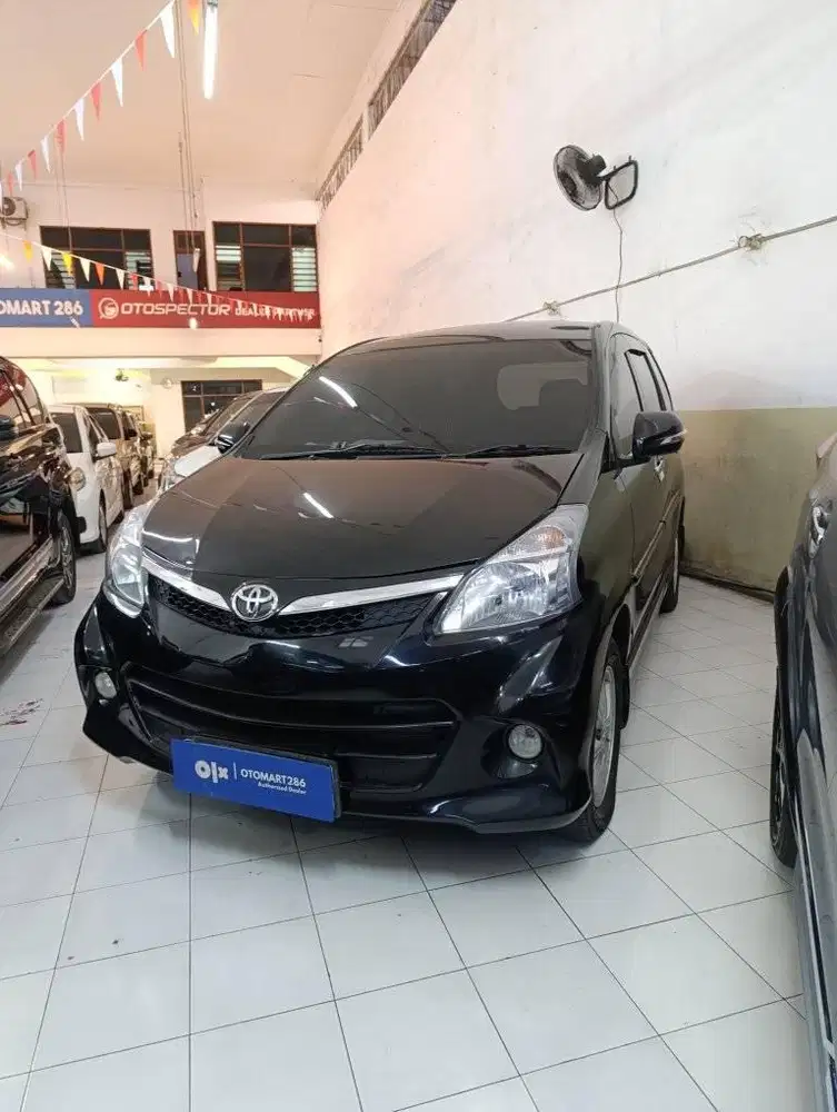 TOYOTA 2013 AVANZA VELOZ 1.5 A/T HITAM MURAH OTOMART 286 KENJERAN