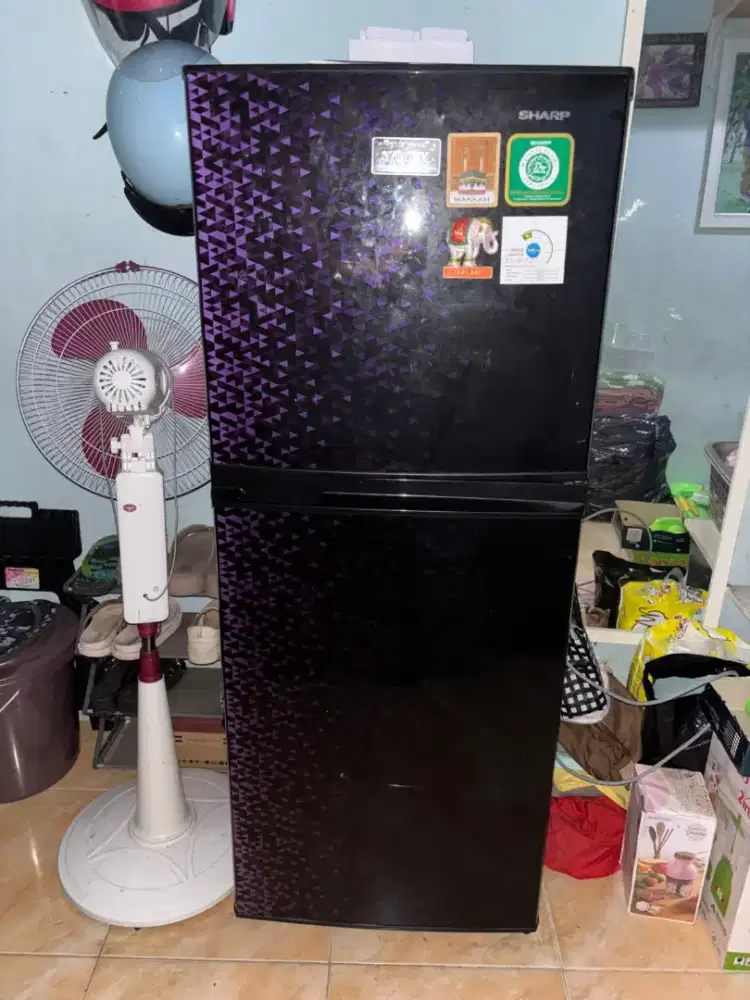 kulkas 2 pintu Sharp Shine Magneglass (seri SJ-236MG)