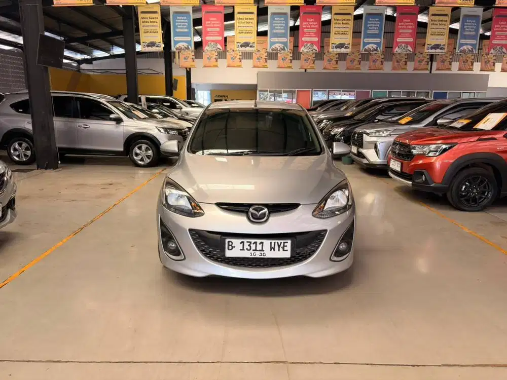 [LOW KM] Mazda 2 R AT 2010