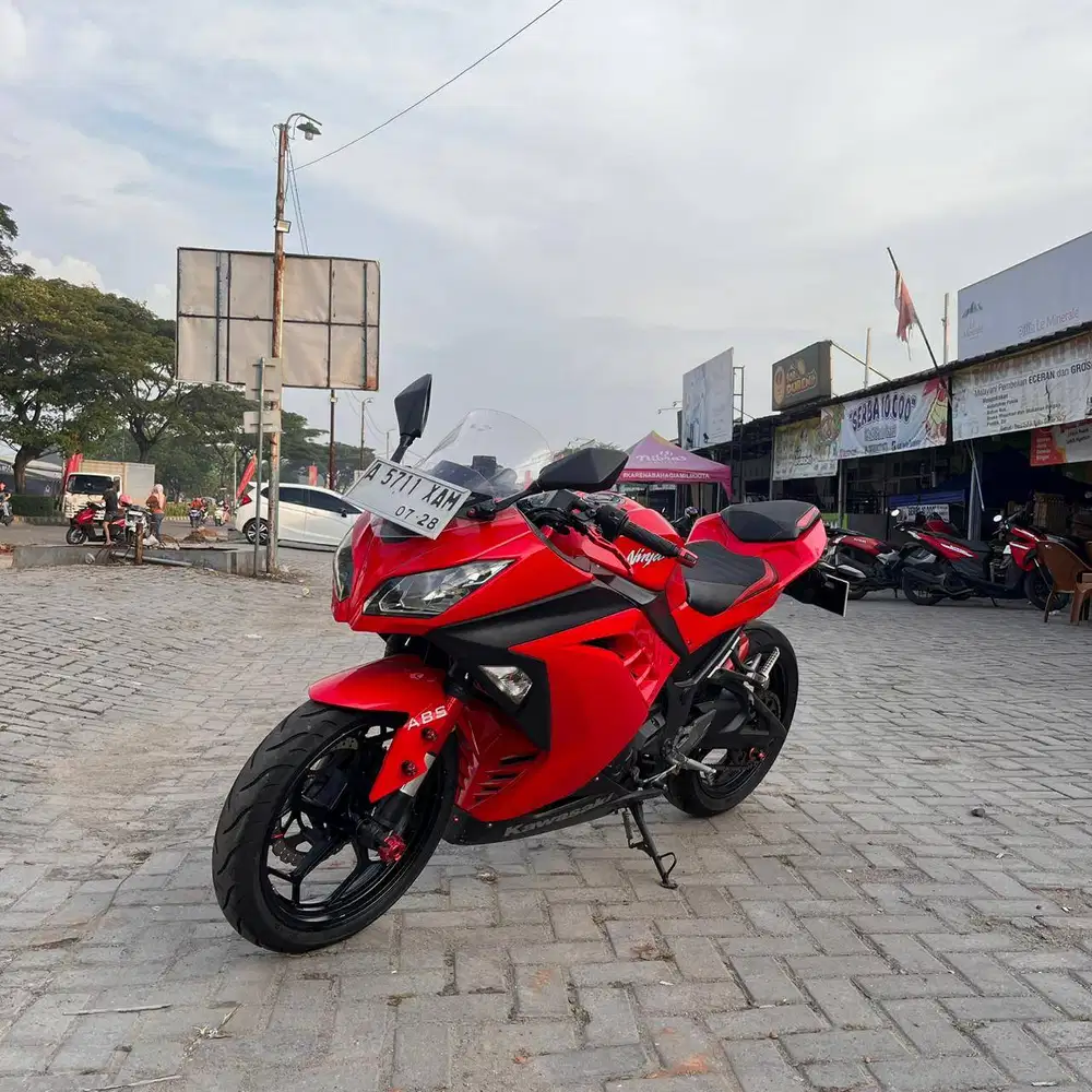 KAWASAKI NINJA FI 250 2015 (SECOND LIKE NEW)