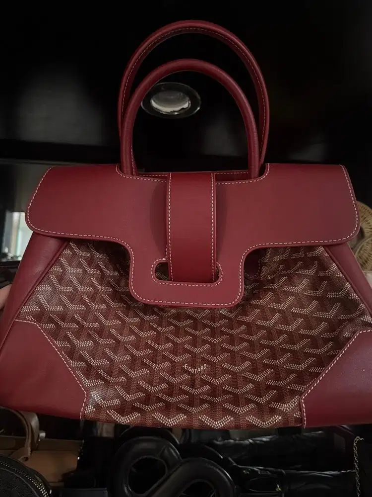 Goyard merah like a new