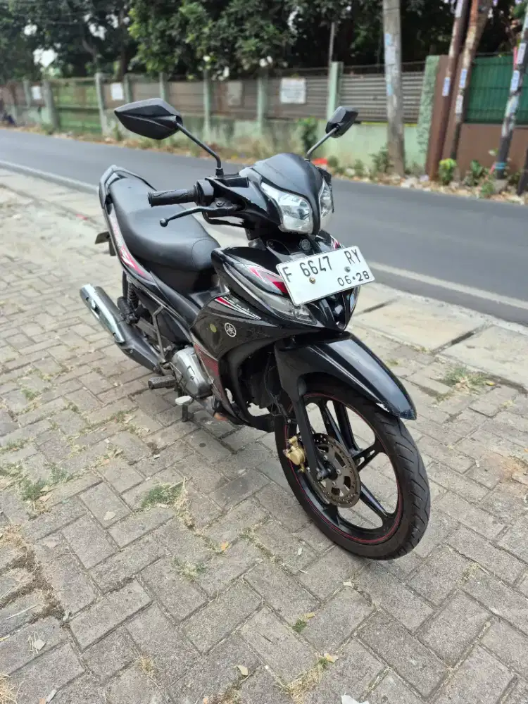 Dijual Yamaha Jupiter Z1 tahun 2013 surat lengkap