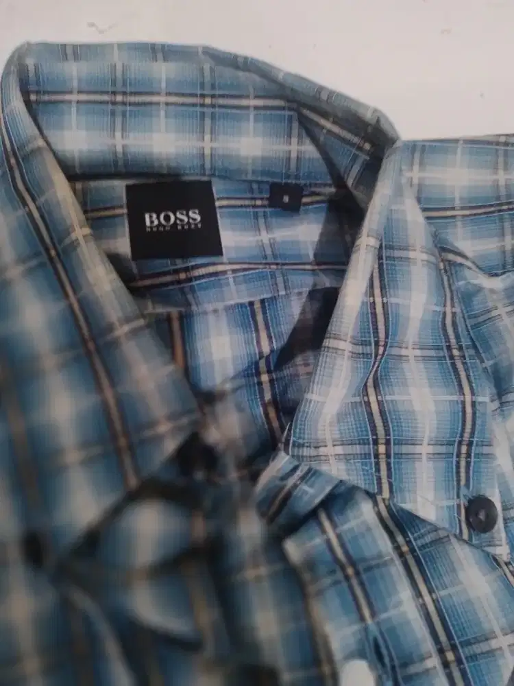 Kemeja tangan panjang merk BOSS Size S