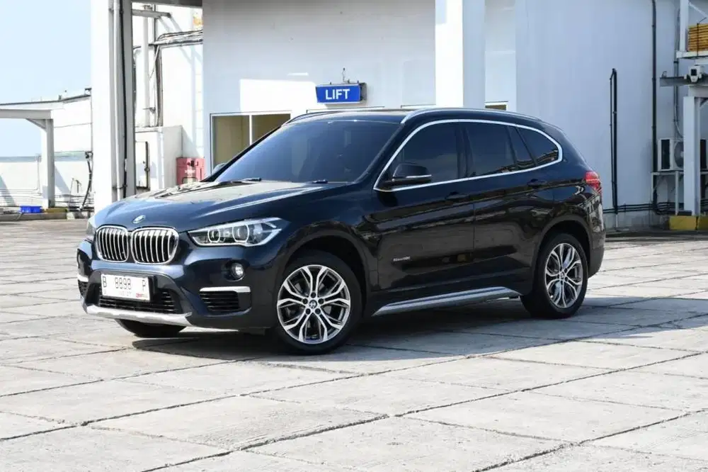 (TDP10jtan) BMW X1 F48 2017 Panoramic