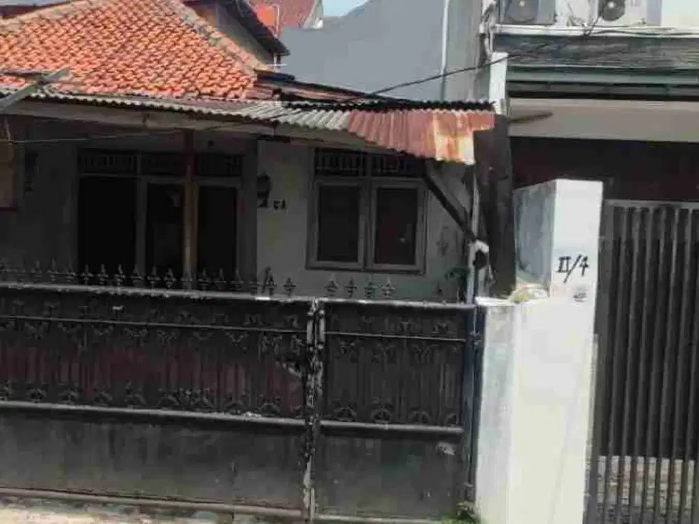 DIJUAL RUMAH PRIME JL CIOMAS RAWA BARAT KEBAYORAN BARU JAKARTA SELATAN DIBAWAH HARGA PASAR