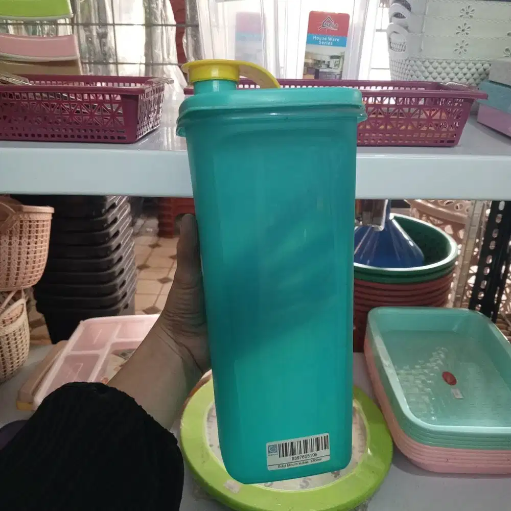 BOTOL MINUM KULKAS 1300 ML – BESAR & PRAKTIS