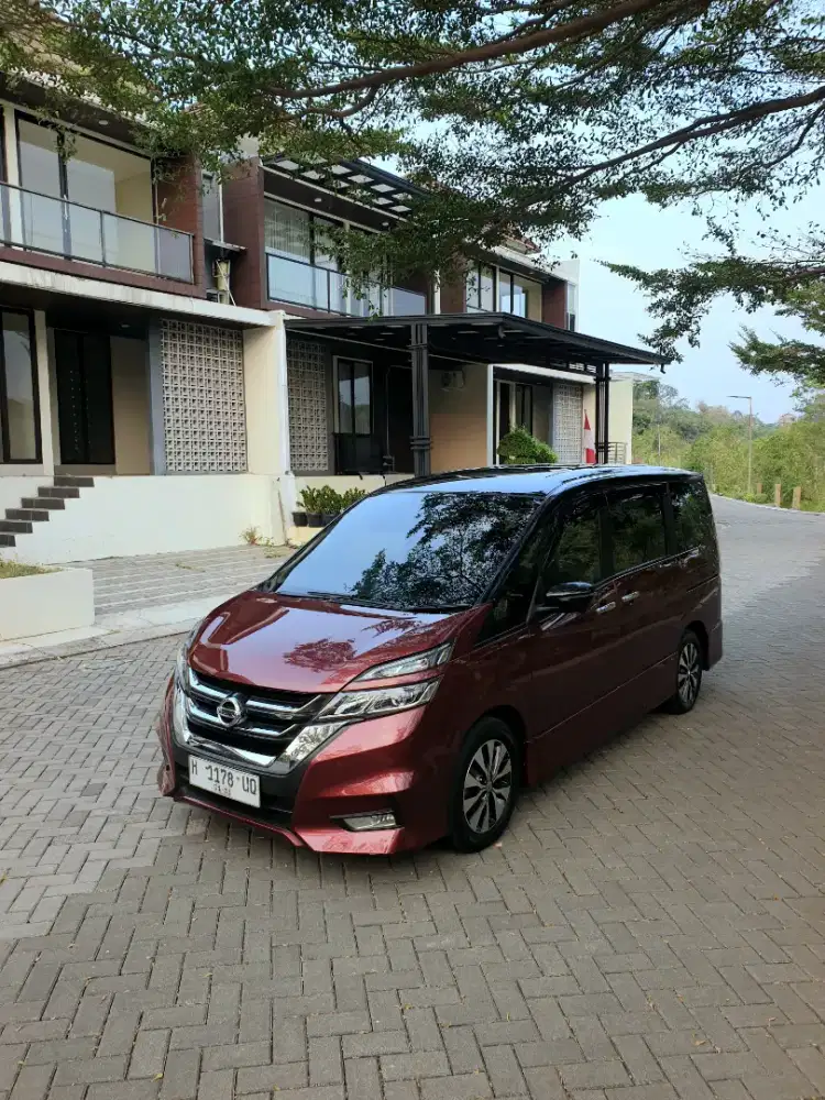 Dijual Nissan Serena 2.0 HWS