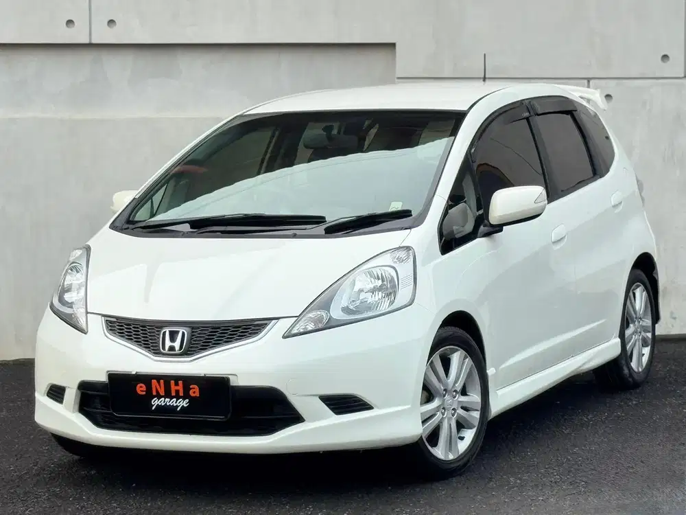 Honda JAZZ RS Ge8 1.5 Matic 2010.. eNHa garage Semarang..