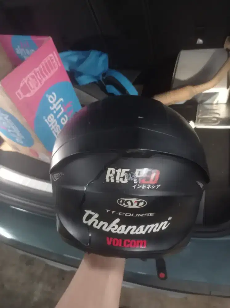 Hlm kyt ttc hitam dof ziz m