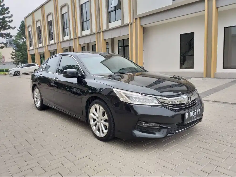 10jt BAWA PULANG Honda Accord 2.4 VTIL AT 2017