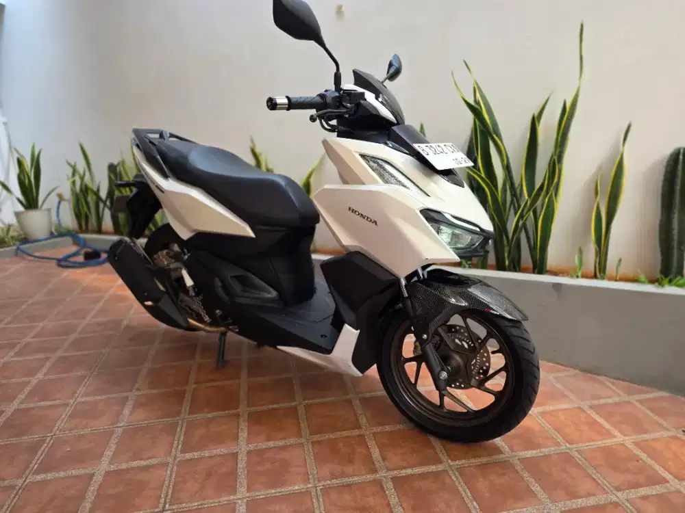 Honda vario 160 abs keyless km 2800 perak