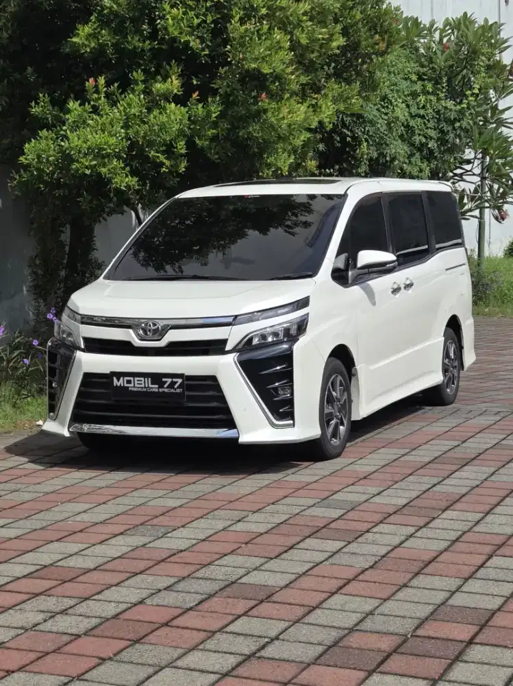 Toyota Voxy 2.0 50 Anniversary Tahun 2021