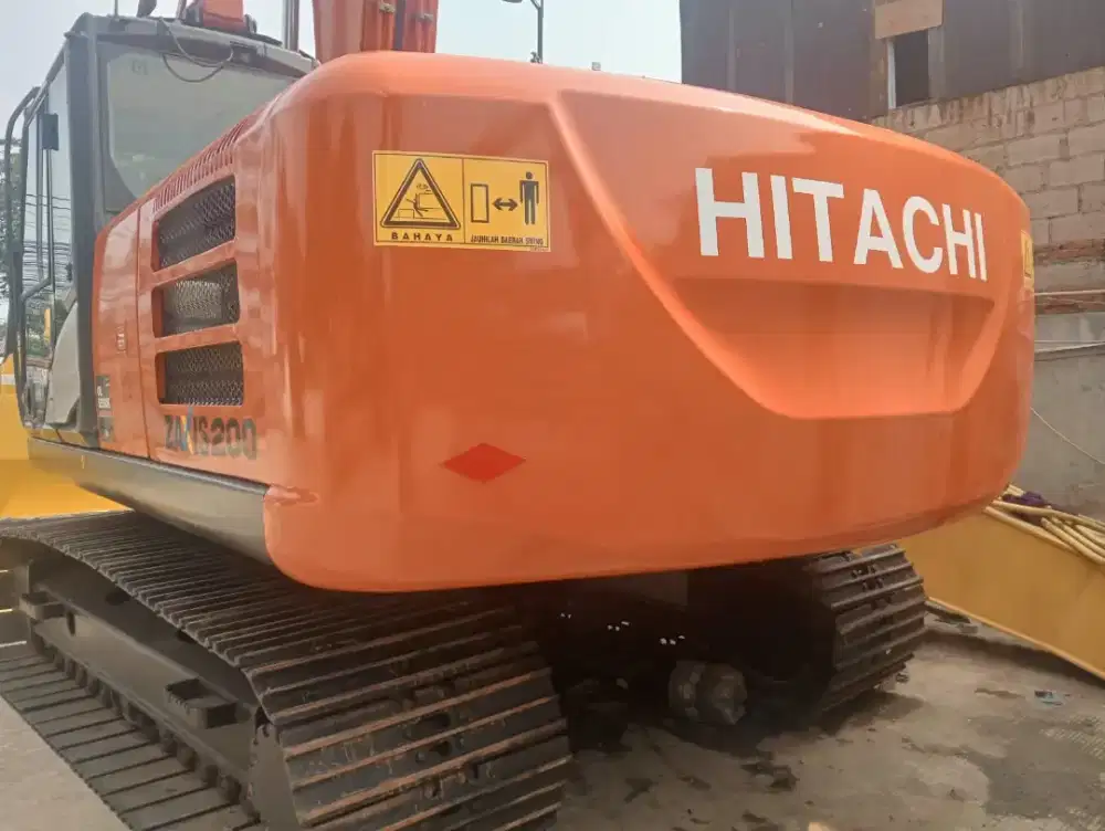 EXCAVATOR 2018 ALAT BERAT HITACHI ZX200-5G