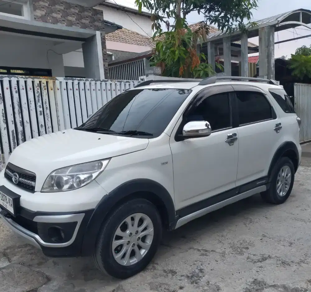 Terios tx adventure 2015 putih super