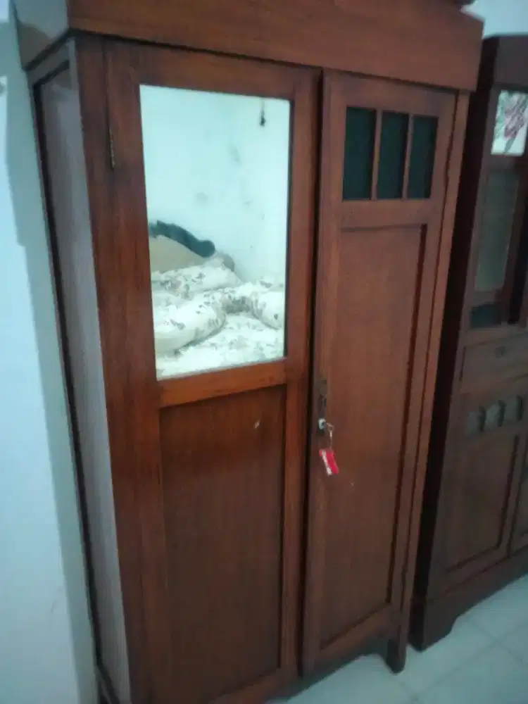 Lemari jati jadoel