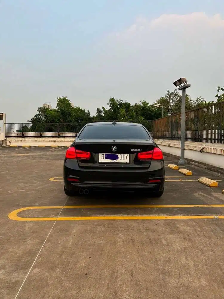 BMW 320i 2016 Bensin