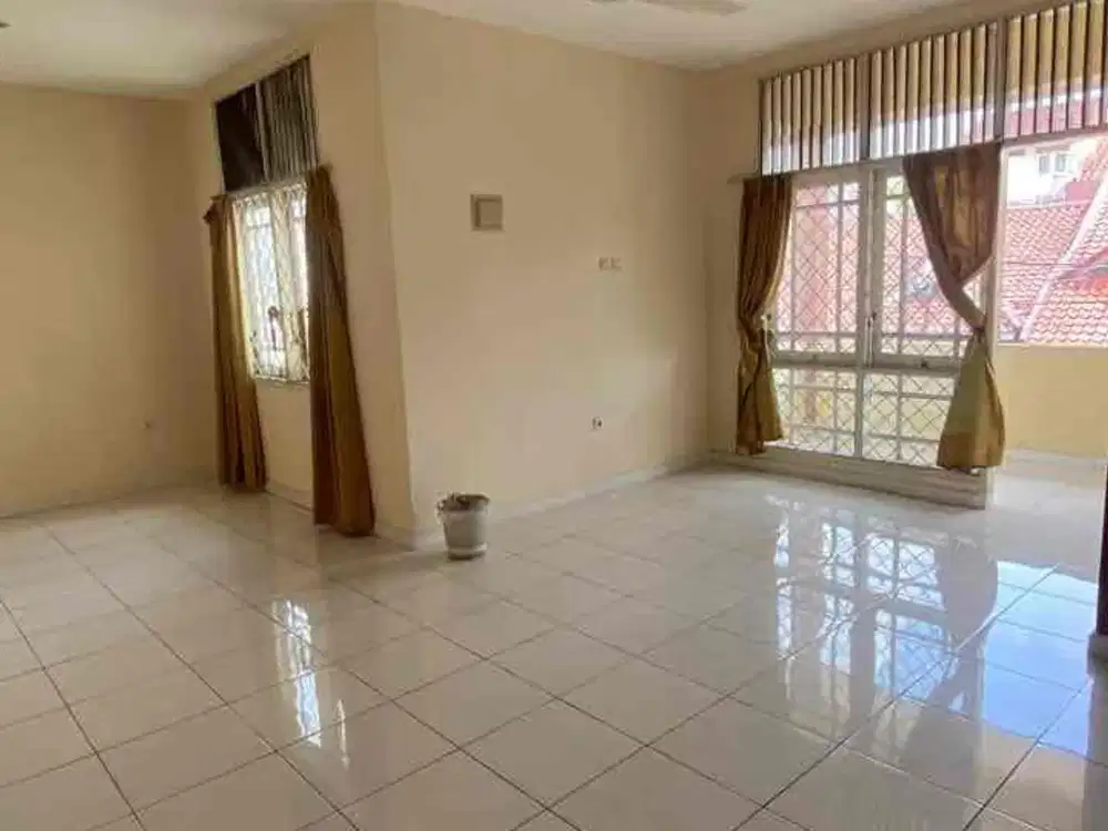 TURUN HARGA! Rumah 2 Lantai Bumi Pesanggrahan Mas | LT 200 m² | LB 300 m² | SHM