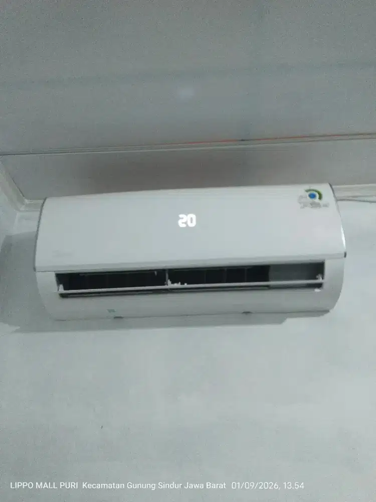 Jual Ac Midea 1/2 PK mulus