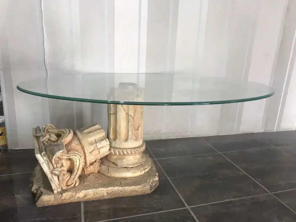 Meja Kopi atau Tamu Klasik