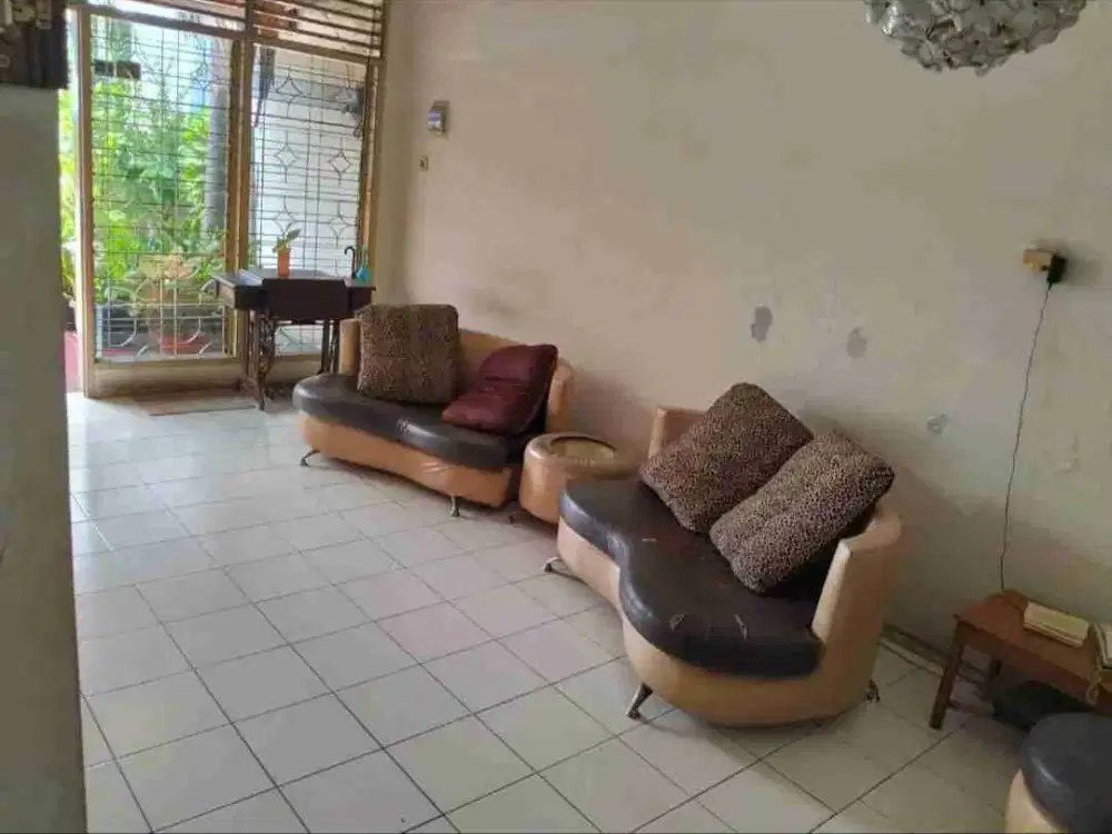 Rumah Standard di Gading Elok Utara - Kelapa Gading