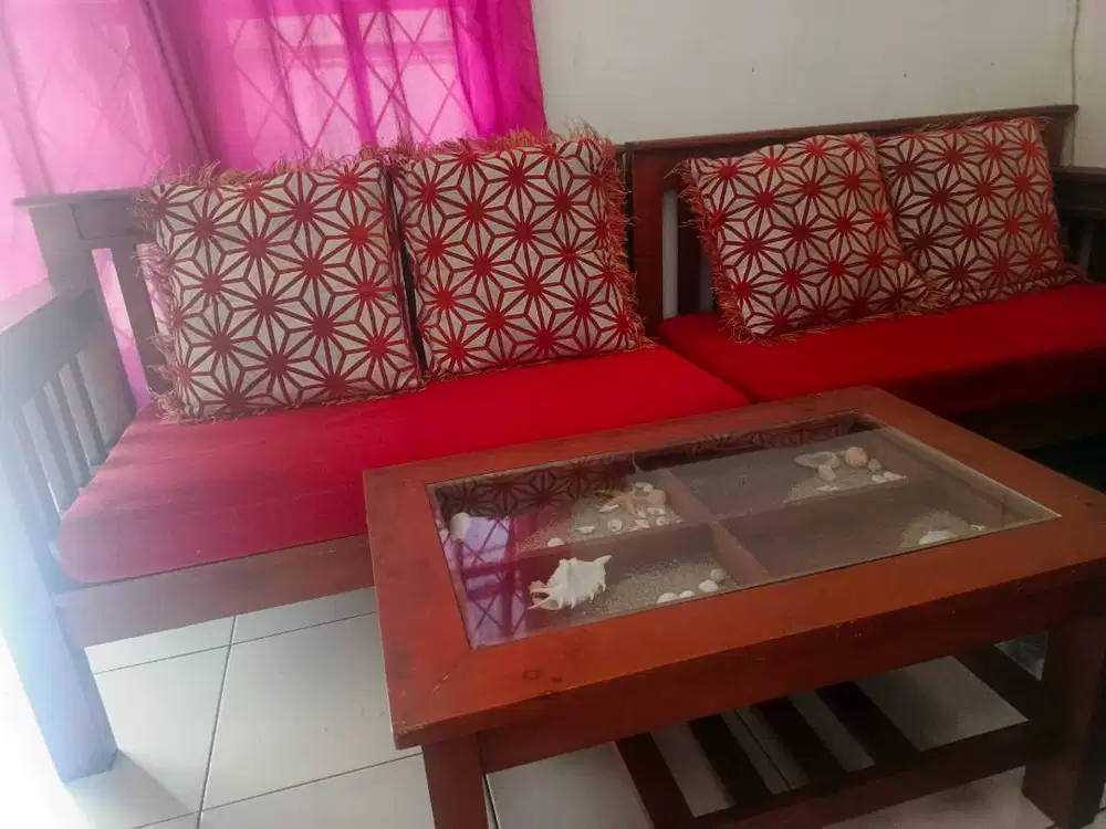 Kursi dan meja tamu jenis kayu jati
