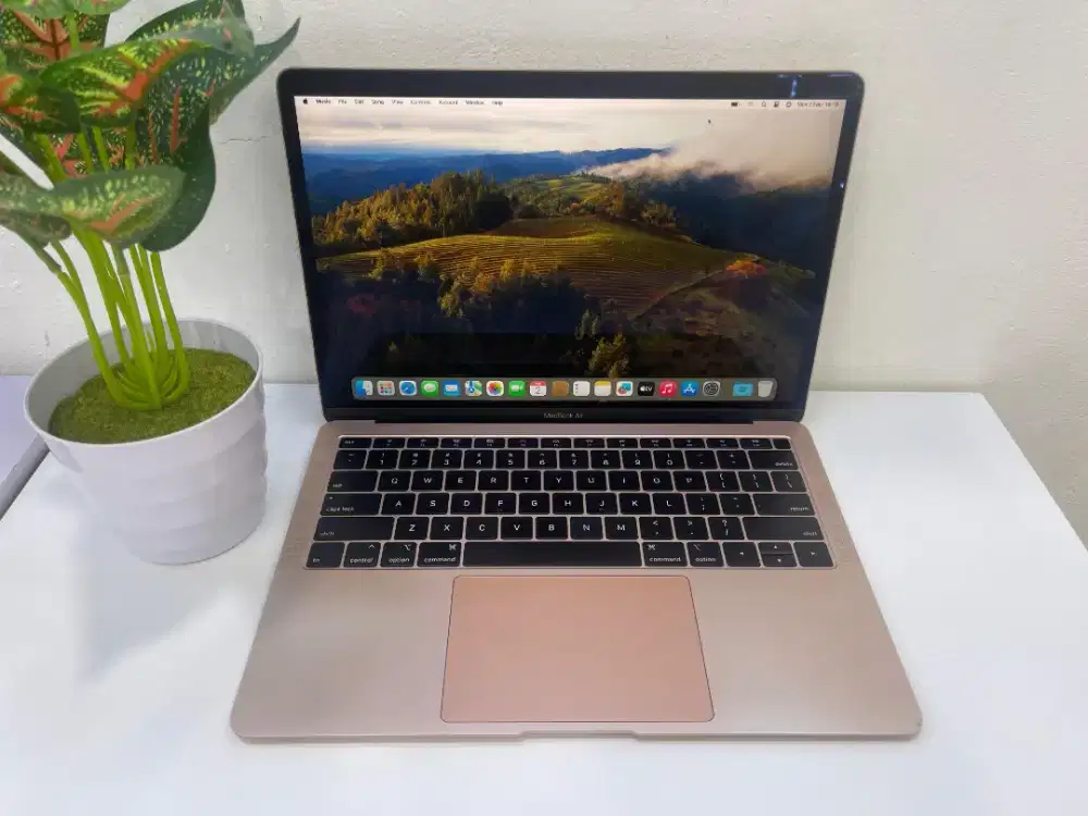 MacBook Air 13 2019
Core i5/RAM 8/SSD 128GB/CC 661 Normal