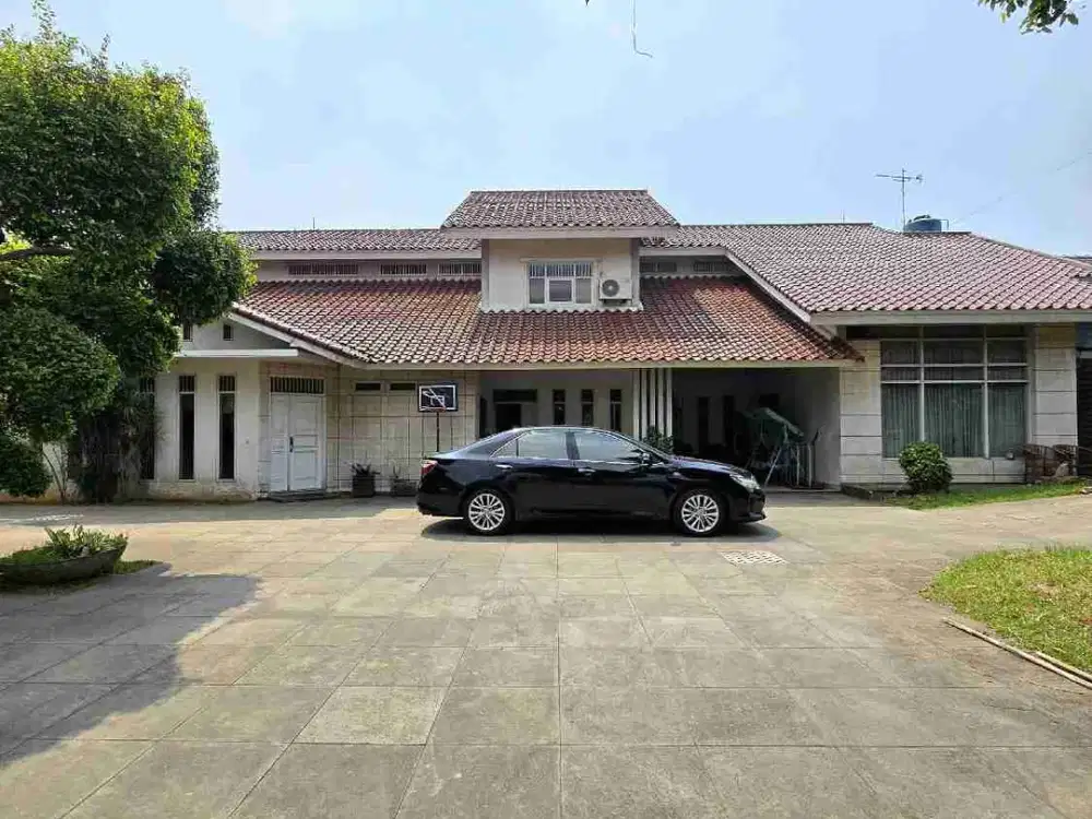Rumah Kokoh Hitung Tanah Dekat Pintu Tol Area Duren Sawit Jakarta Timur