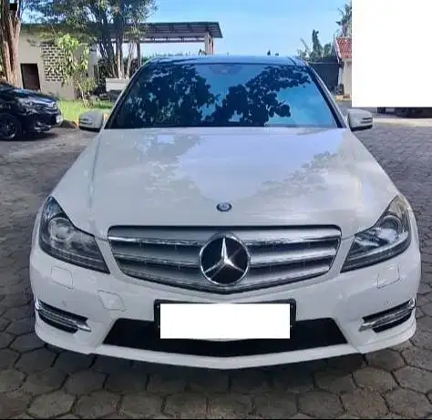 Mercedes Benz C300 AT (2013)