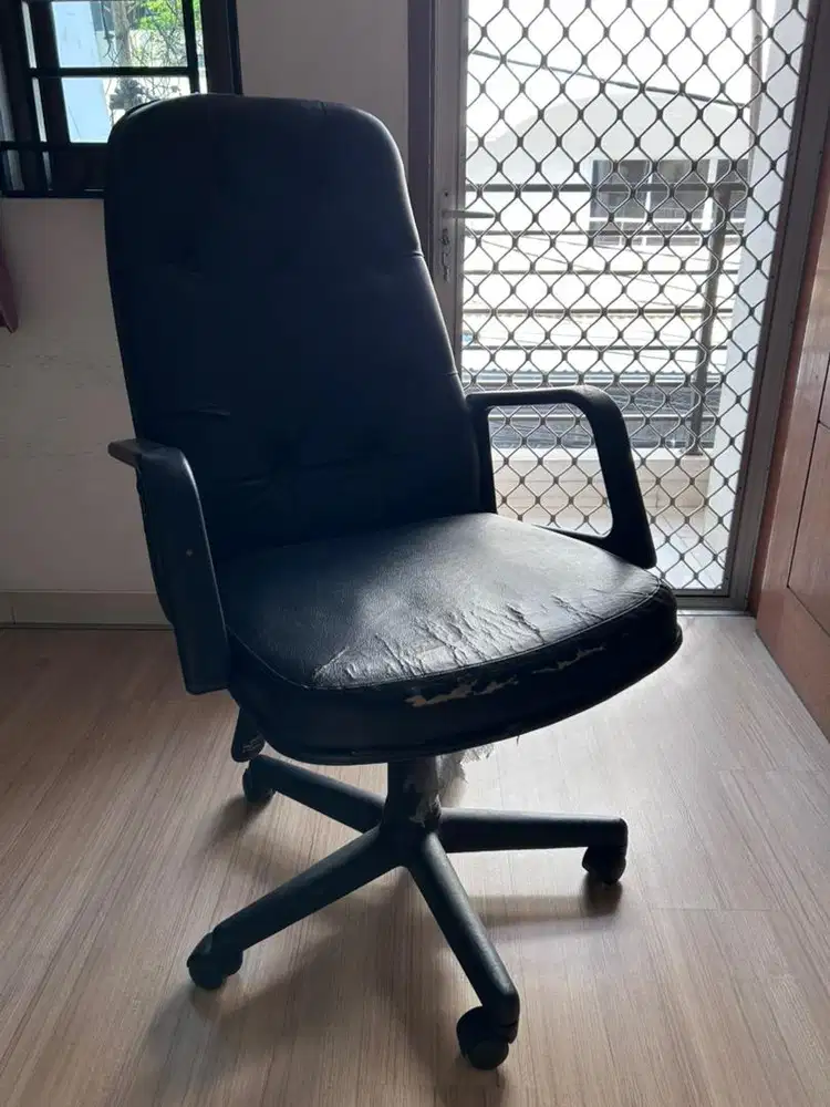 Kursi Kantor Bekas