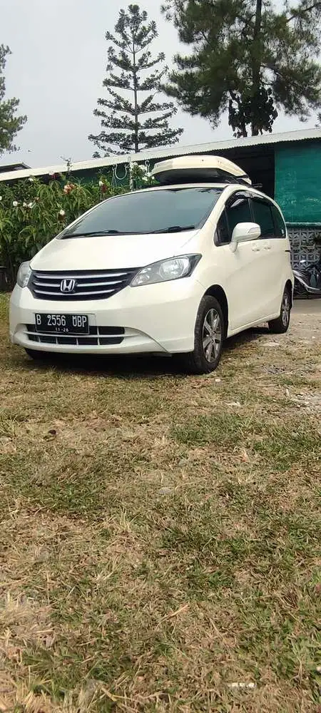 Dijual cepat Honda Freed PSD 2011 AT Istimewa