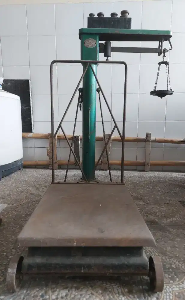 TIMBANGAN DUDUK MANUAL 500KG MERK LAJU