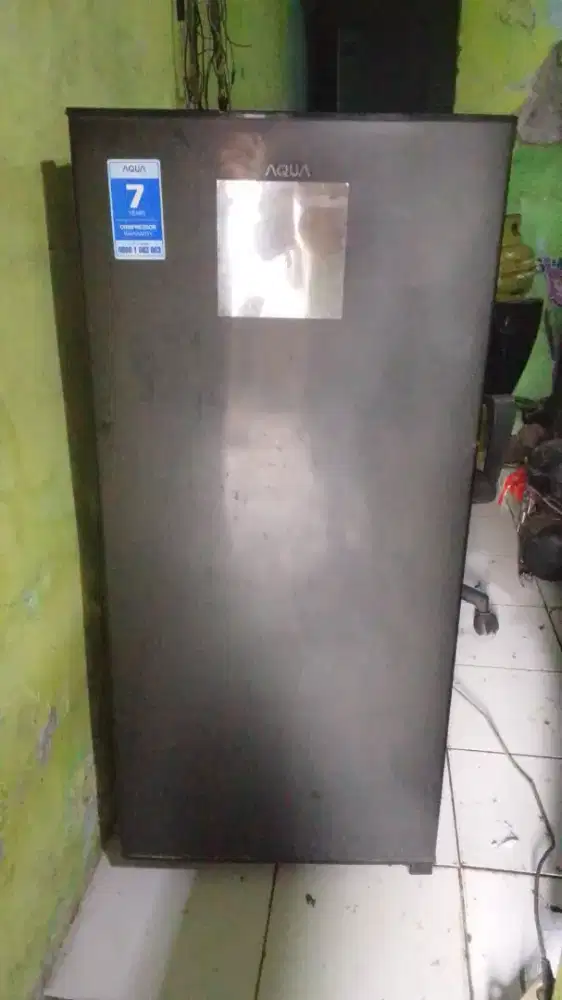 Kulkas 1 pintu AQUA GRATIS ANTAR