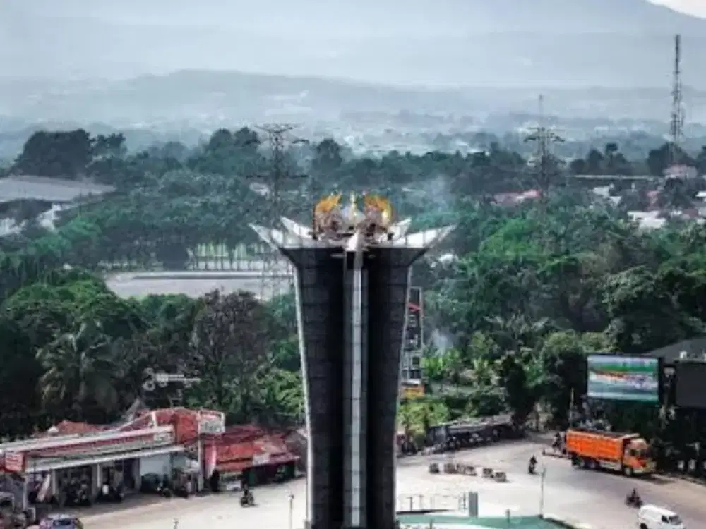 DIjual Rumah Dengan Halaman Luas Golf Mediterania 2 Sentul, Bogor
